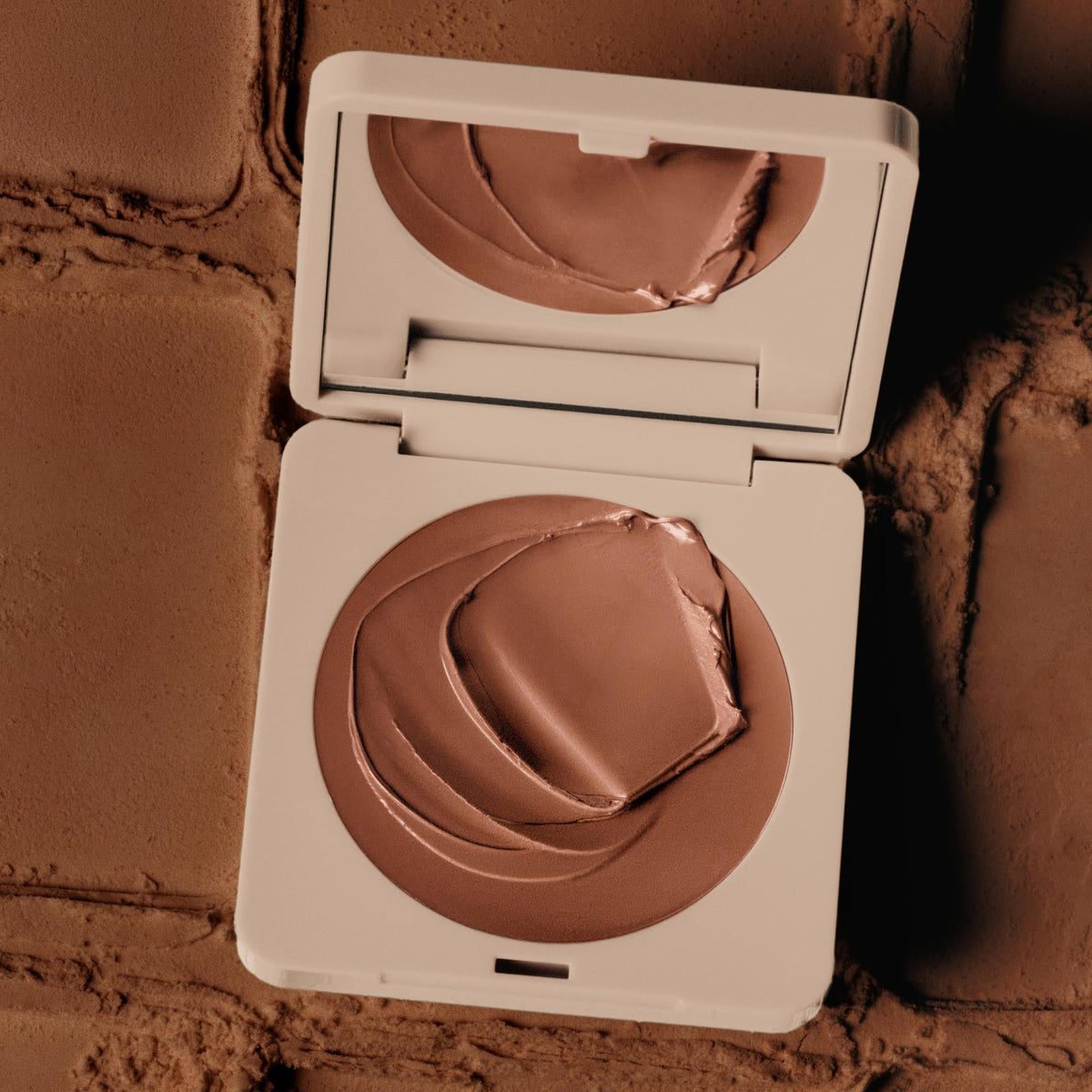bronzer-butter-balm-desert-d6 Bronzer_Desert-3.jpg