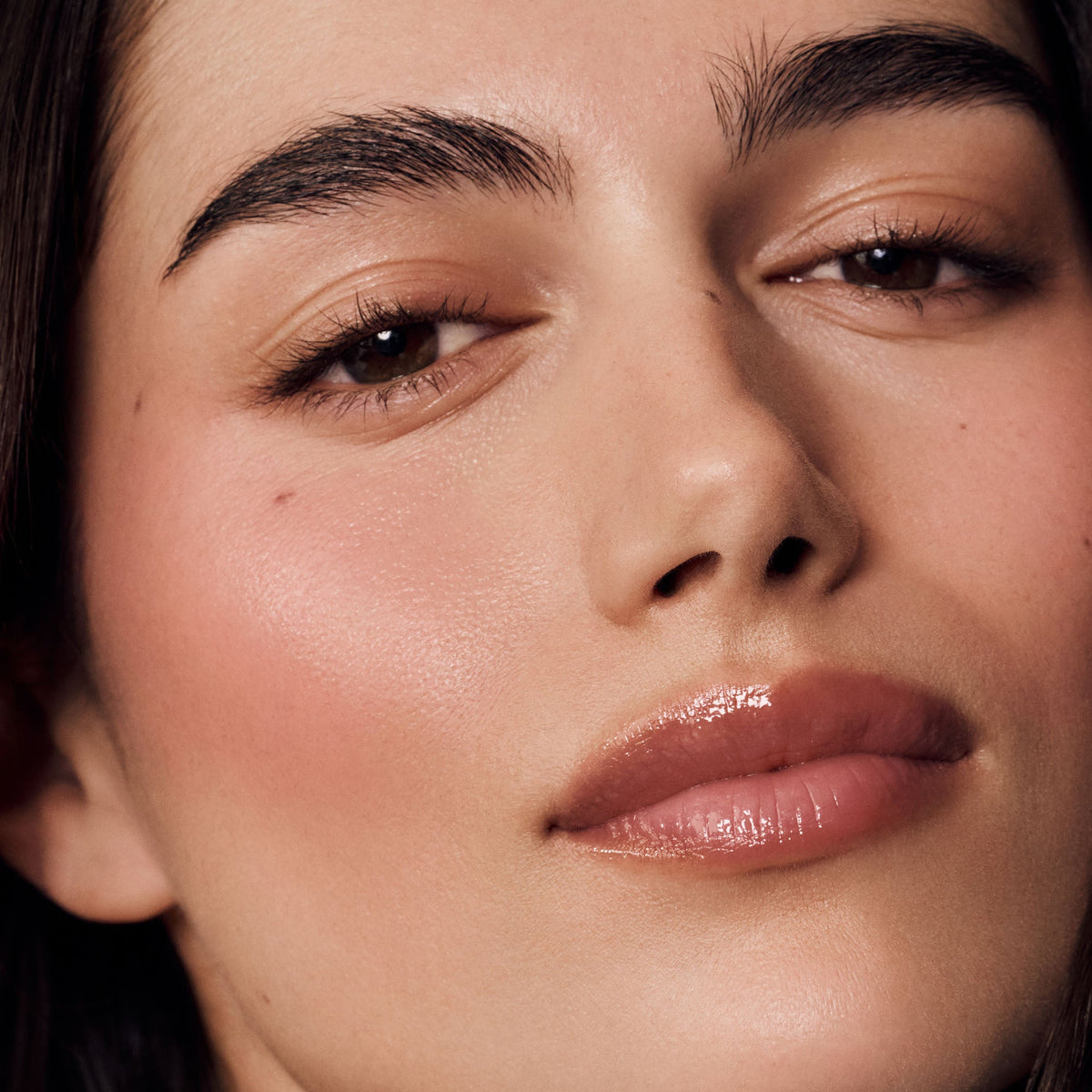 the-dewy-pink-set-m3 HOL25-Pink-Dewy-Set-Model-Pink-Sunset.jpg